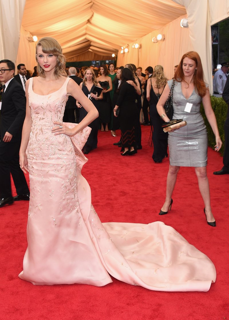 Taylor Swift at "Charles James: Beyond Fashion" Costume Institute Gala — photo 47