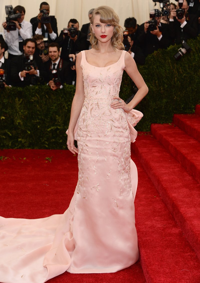 Taylor Swift at "Charles James: Beyond Fashion" Costume Institute Gala — photo 49