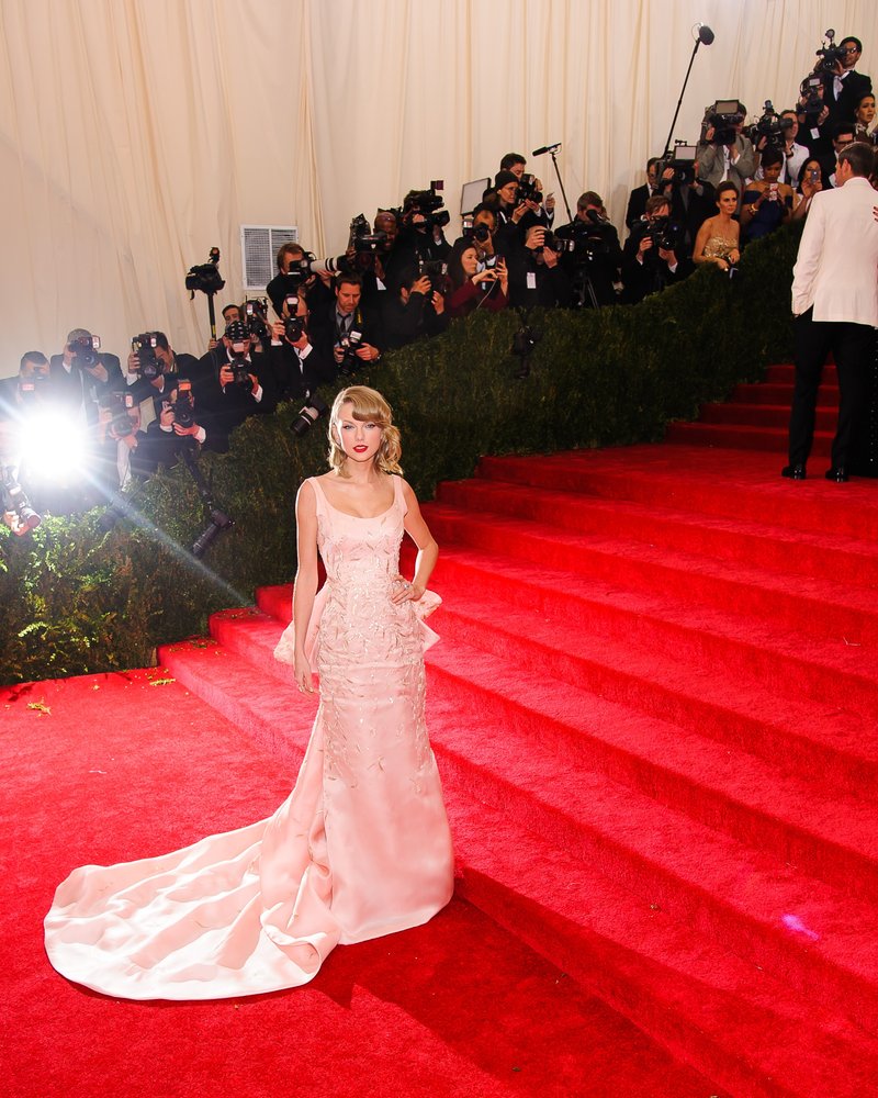 Taylor Swift at "Charles James: Beyond Fashion" Costume Institute Gala — photo 62