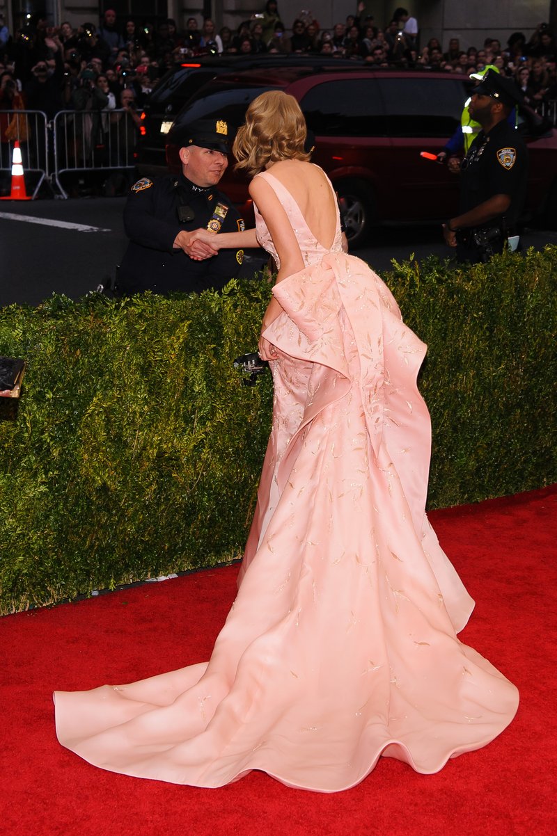 Taylor Swift at "Charles James: Beyond Fashion" Costume Institute Gala — photo 63