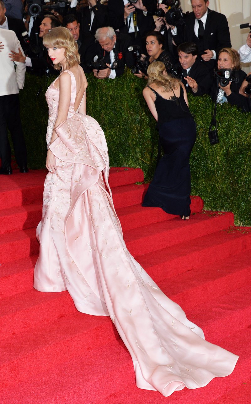 Taylor Swift at "Charles James: Beyond Fashion" Costume Institute Gala — photo 70