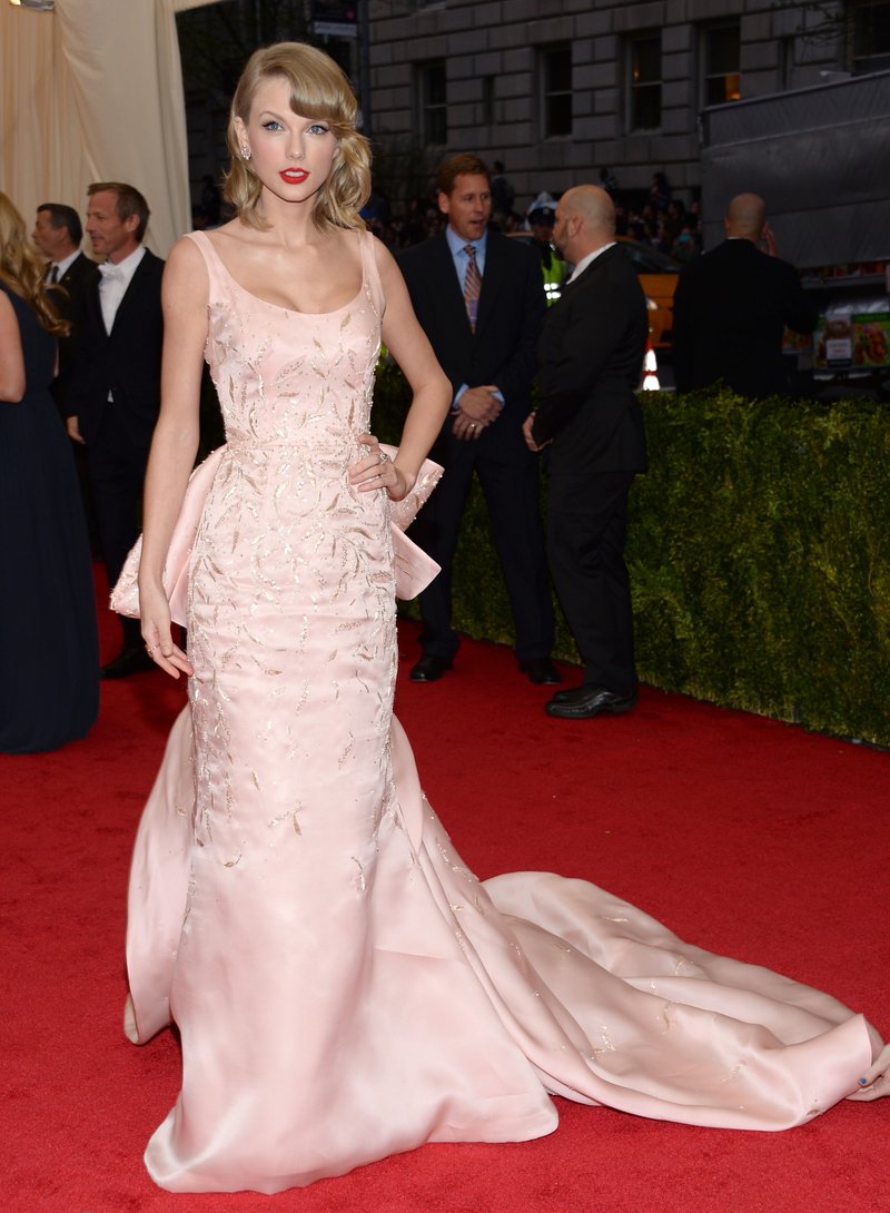 Taylor Swift at "Charles James: Beyond Fashion" Costume Institute Gala — photo 82