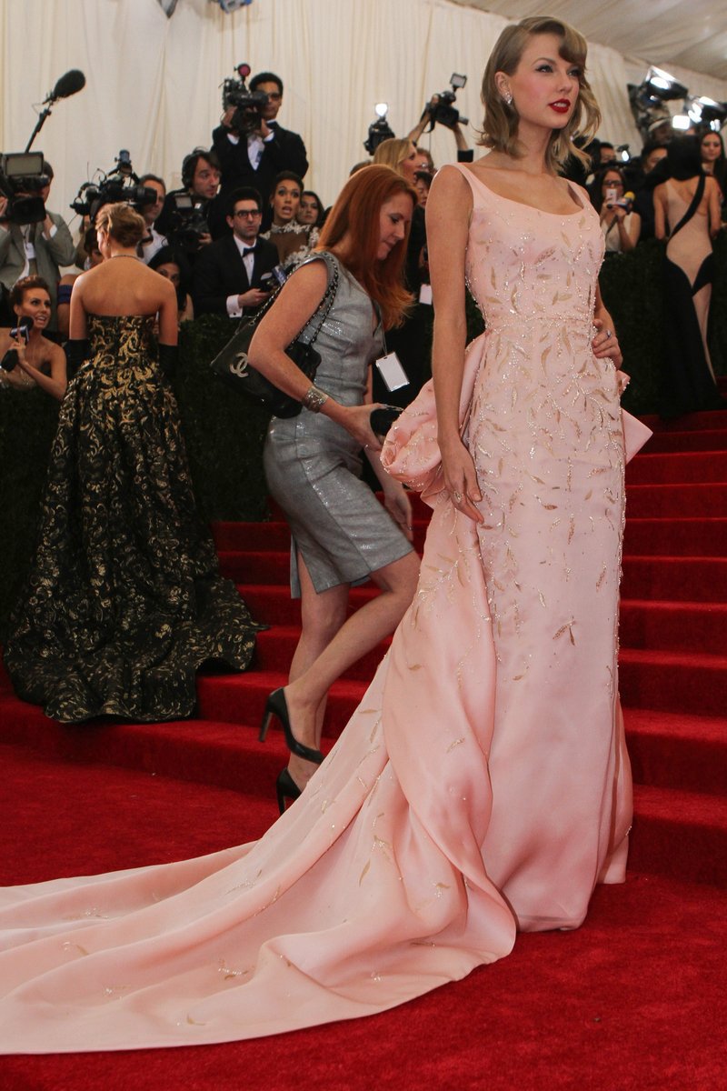 Taylor Swift at "Charles James: Beyond Fashion" Costume Institute Gala — photo 95