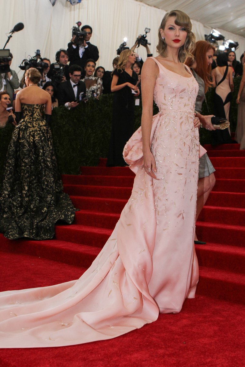 Taylor Swift at "Charles James: Beyond Fashion" Costume Institute Gala — photo 96