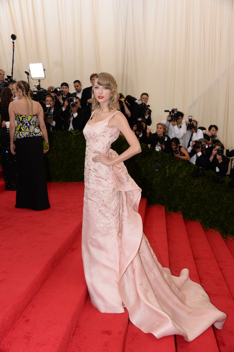 Taylor Swift at "Charles James: Beyond Fashion" Costume Institute Gala — photo 102