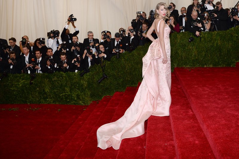 Taylor Swift at "Charles James: Beyond Fashion" Costume Institute Gala — photo 103