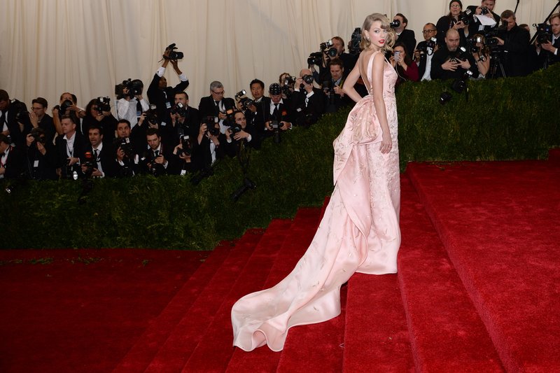 Taylor Swift at "Charles James: Beyond Fashion" Costume Institute Gala — photo 104