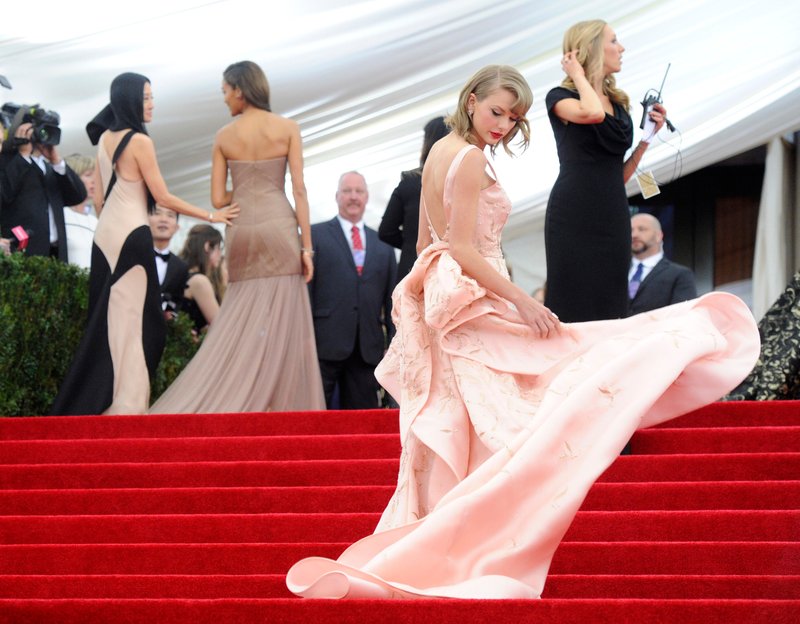 Taylor Swift at "Charles James: Beyond Fashion" Costume Institute Gala — photo 109
