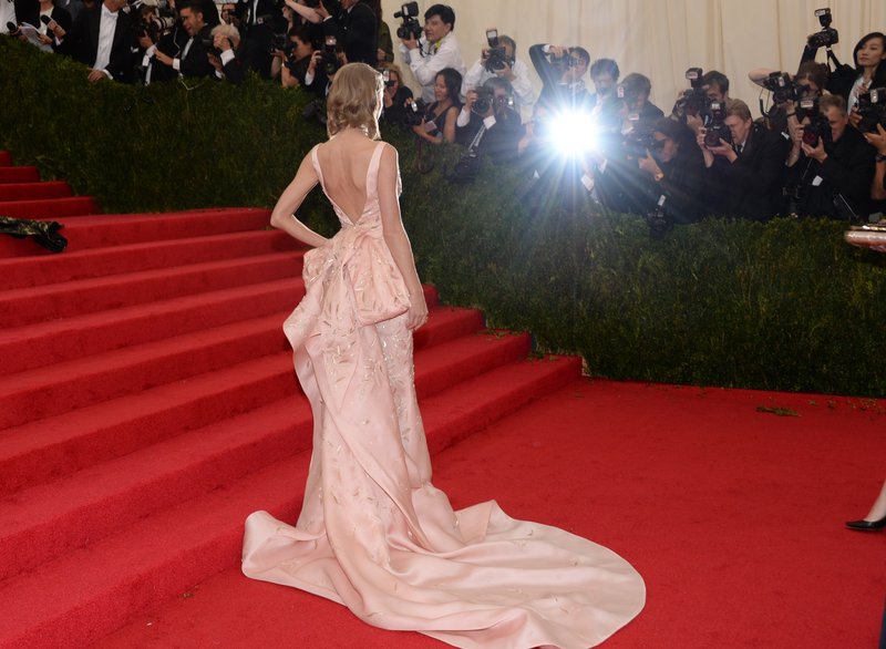 Taylor Swift at "Charles James: Beyond Fashion" Costume Institute Gala — photo 112