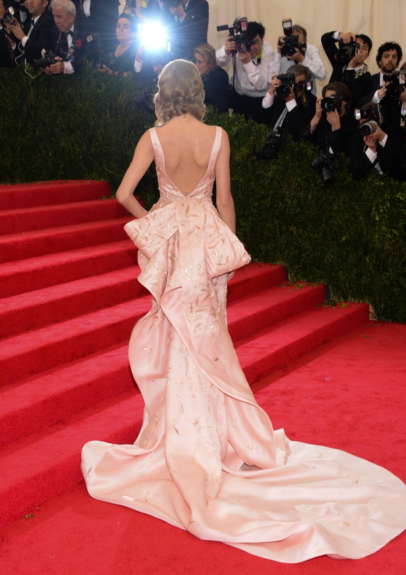 Taylor Swift at "Charles James: Beyond Fashion" Costume Institute Gala — photo 114