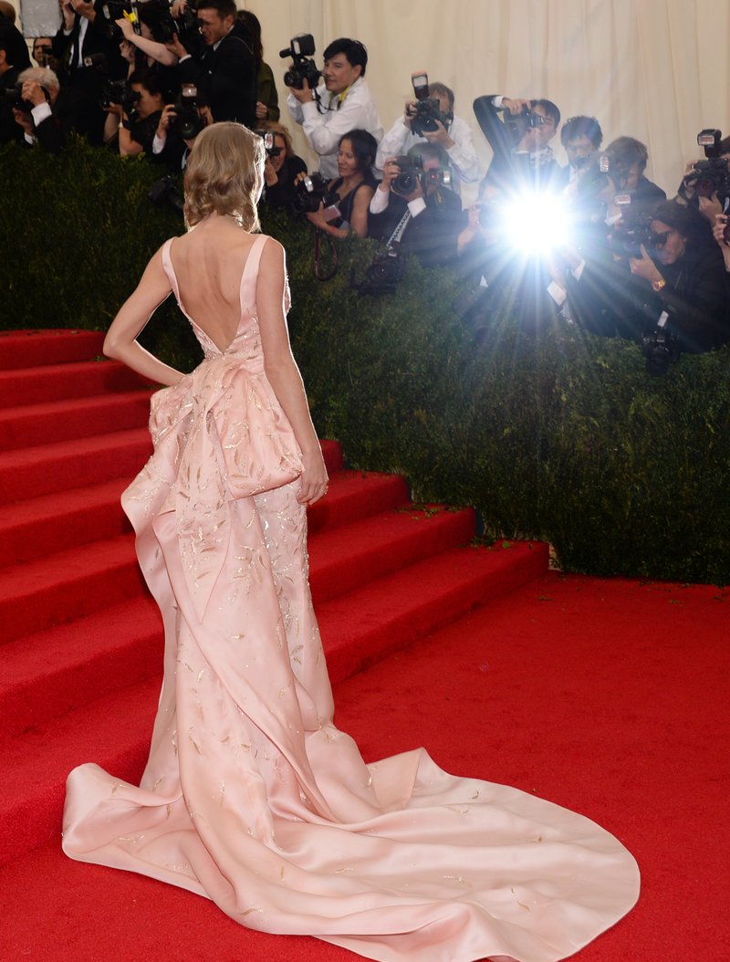 Taylor Swift at "Charles James: Beyond Fashion" Costume Institute Gala — photo 118