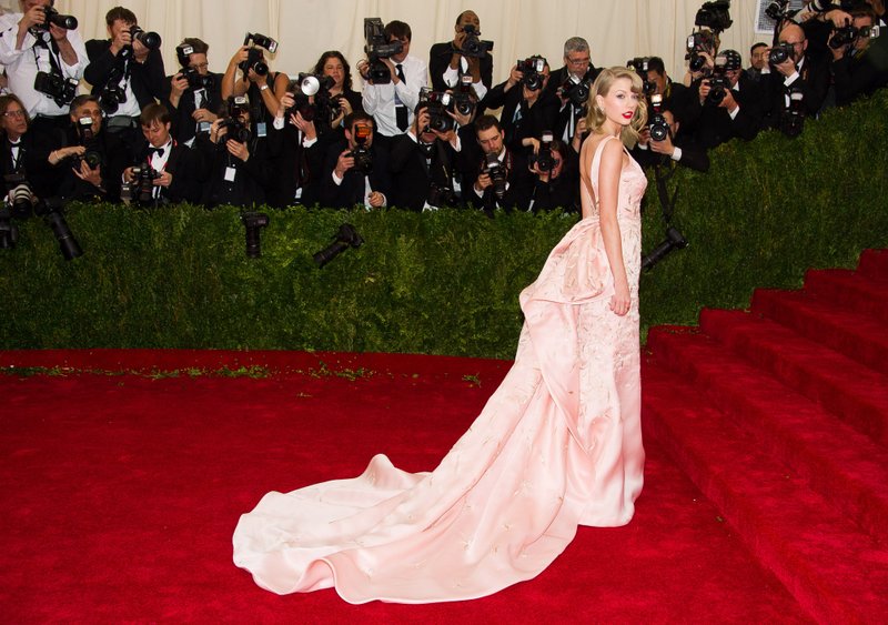 Taylor Swift at "Charles James: Beyond Fashion" Costume Institute Gala — photo 121