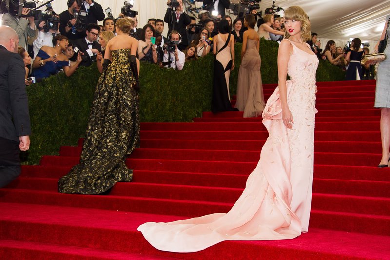 Taylor Swift at "Charles James: Beyond Fashion" Costume Institute Gala — photo 123