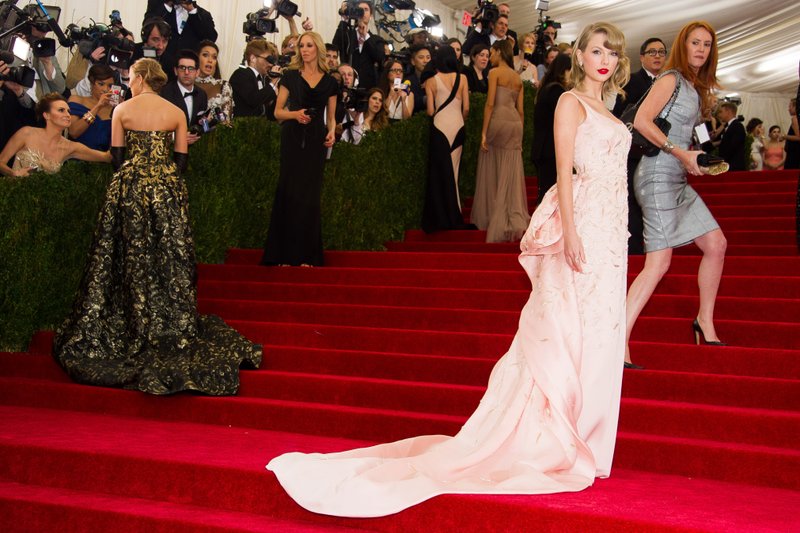 Taylor Swift at "Charles James: Beyond Fashion" Costume Institute Gala — photo 125