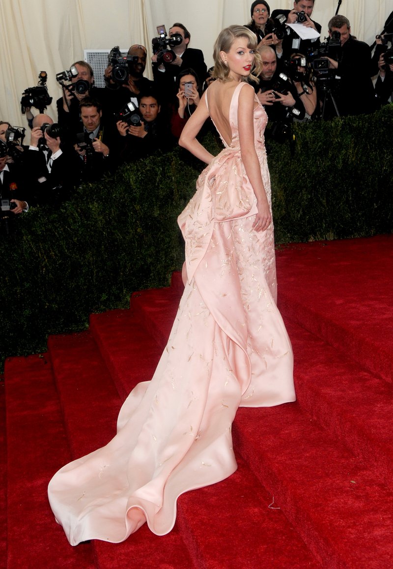 Taylor Swift at "Charles James: Beyond Fashion" Costume Institute Gala — photo 134