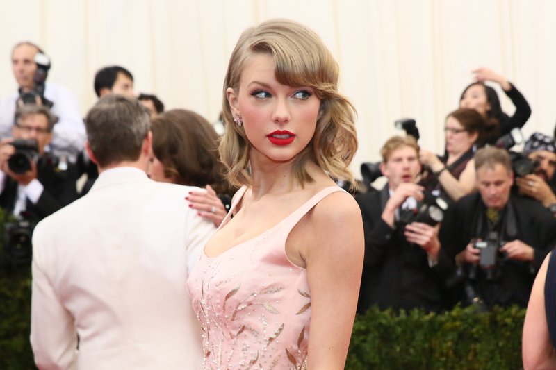 Taylor Swift at "Charles James: Beyond Fashion" Costume Institute Gala — photo 150
