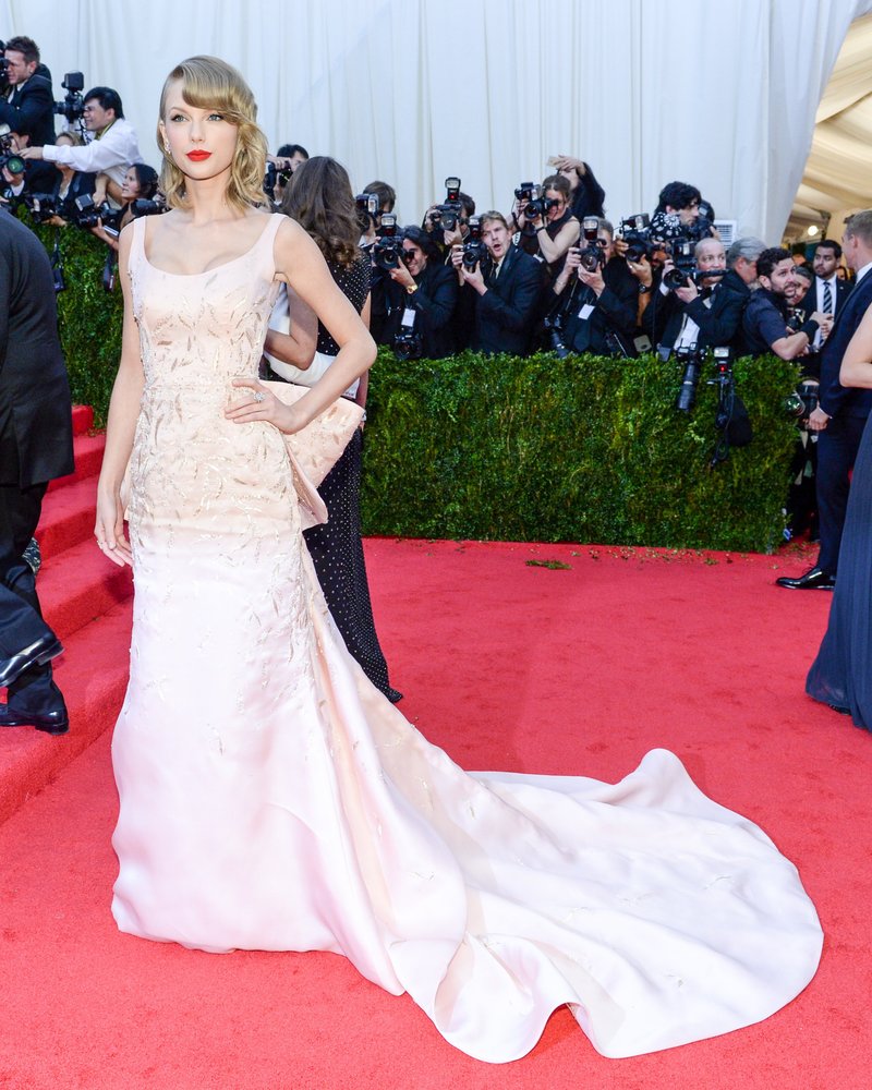 Taylor Swift at "Charles James: Beyond Fashion" Costume Institute Gala — photo 166