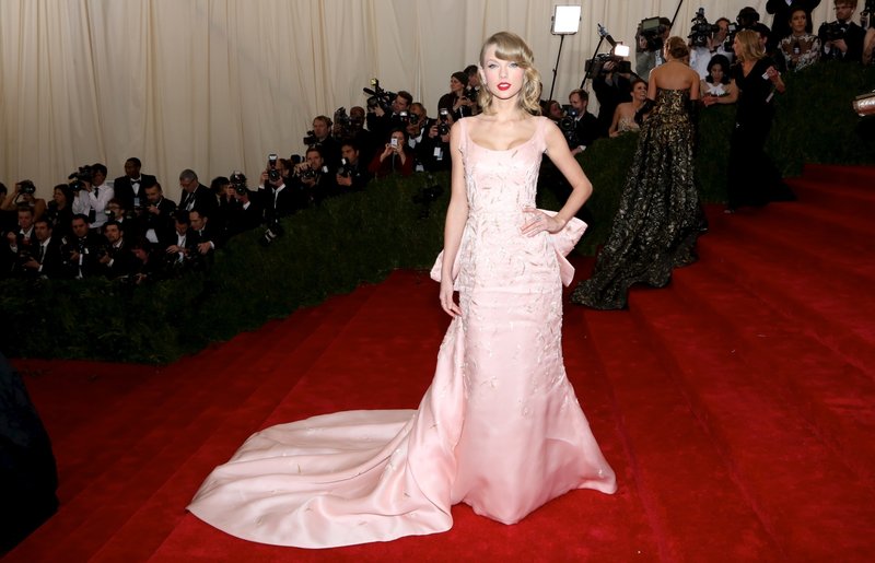 Taylor Swift at "Charles James: Beyond Fashion" Costume Institute Gala — photo 181