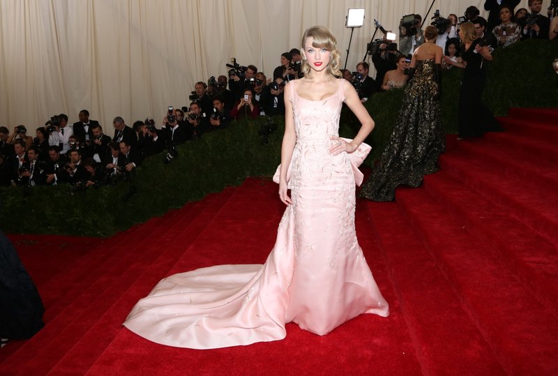 Taylor Swift at "Charles James: Beyond Fashion" Costume Institute Gala — photo 182