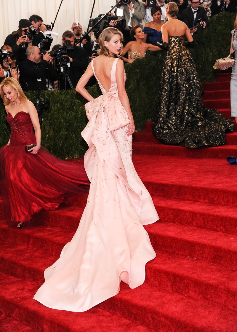 Taylor Swift at "Charles James: Beyond Fashion" Costume Institute Gala — photo 186