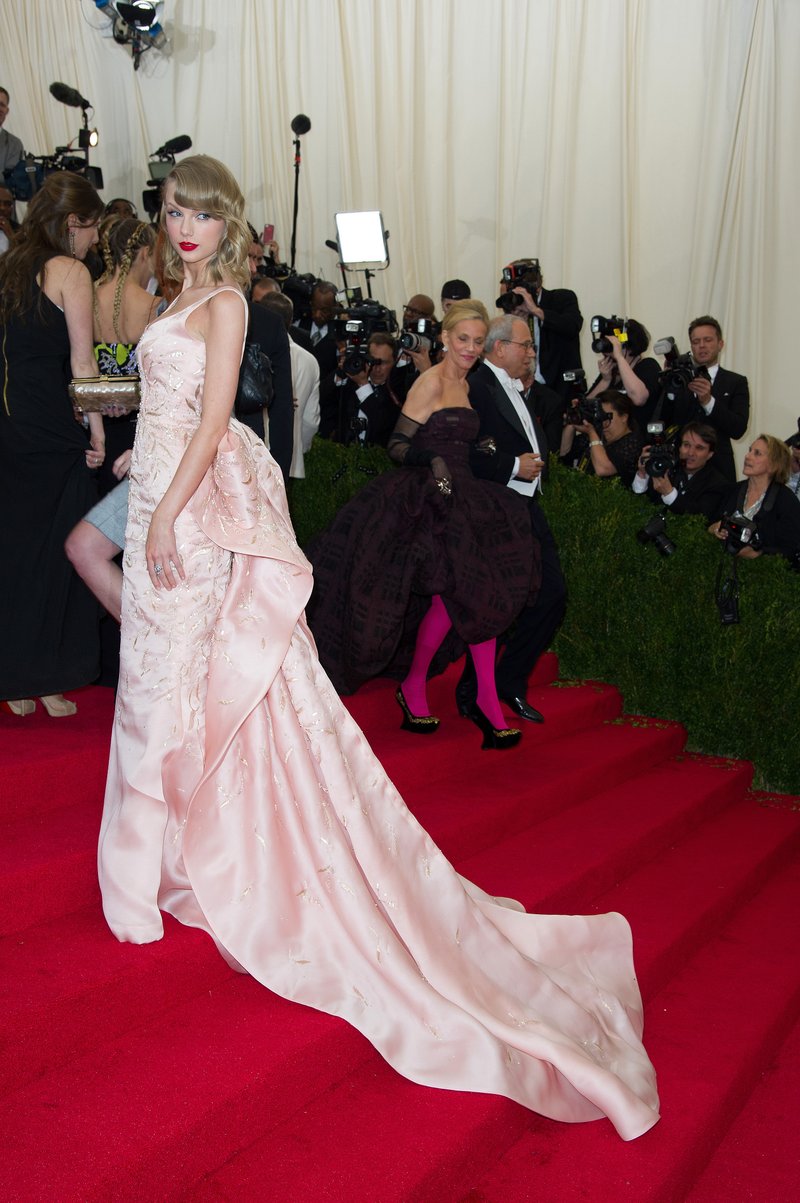 Taylor Swift at "Charles James: Beyond Fashion" Costume Institute Gala — photo 207
