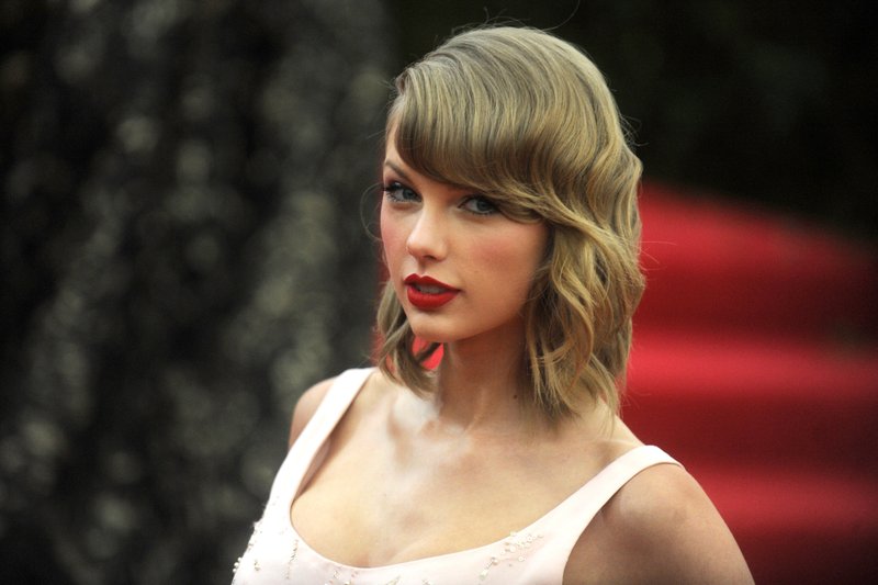 Taylor Swift at "Charles James: Beyond Fashion" Costume Institute Gala — photo 211