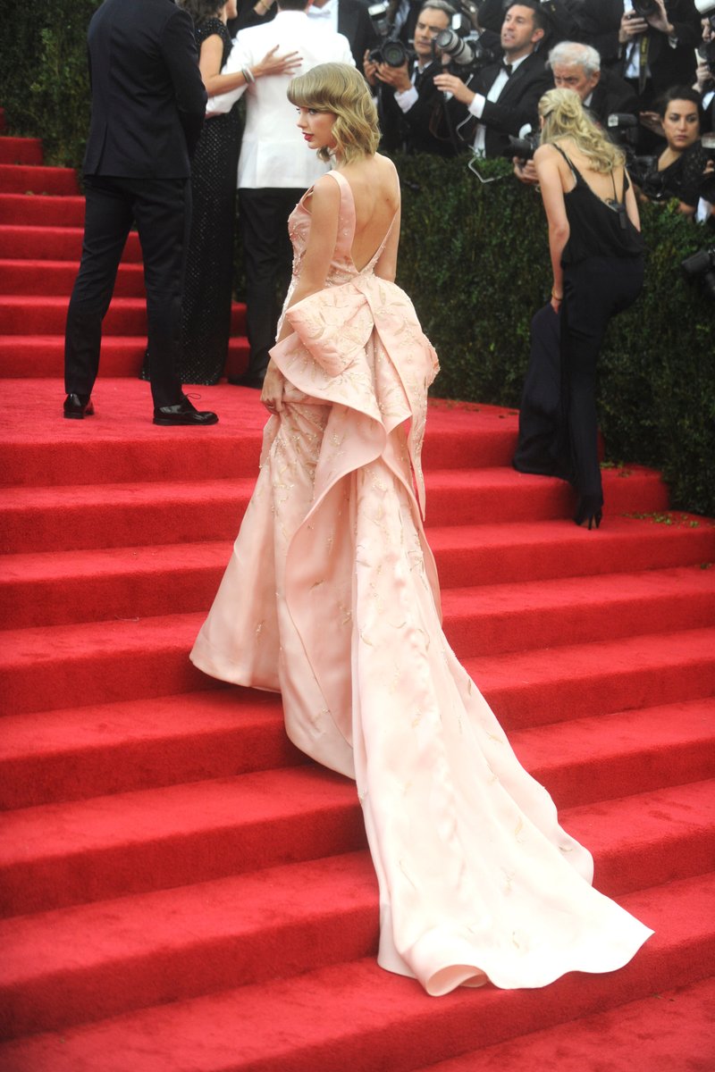 Taylor Swift at "Charles James: Beyond Fashion" Costume Institute Gala — photo 214