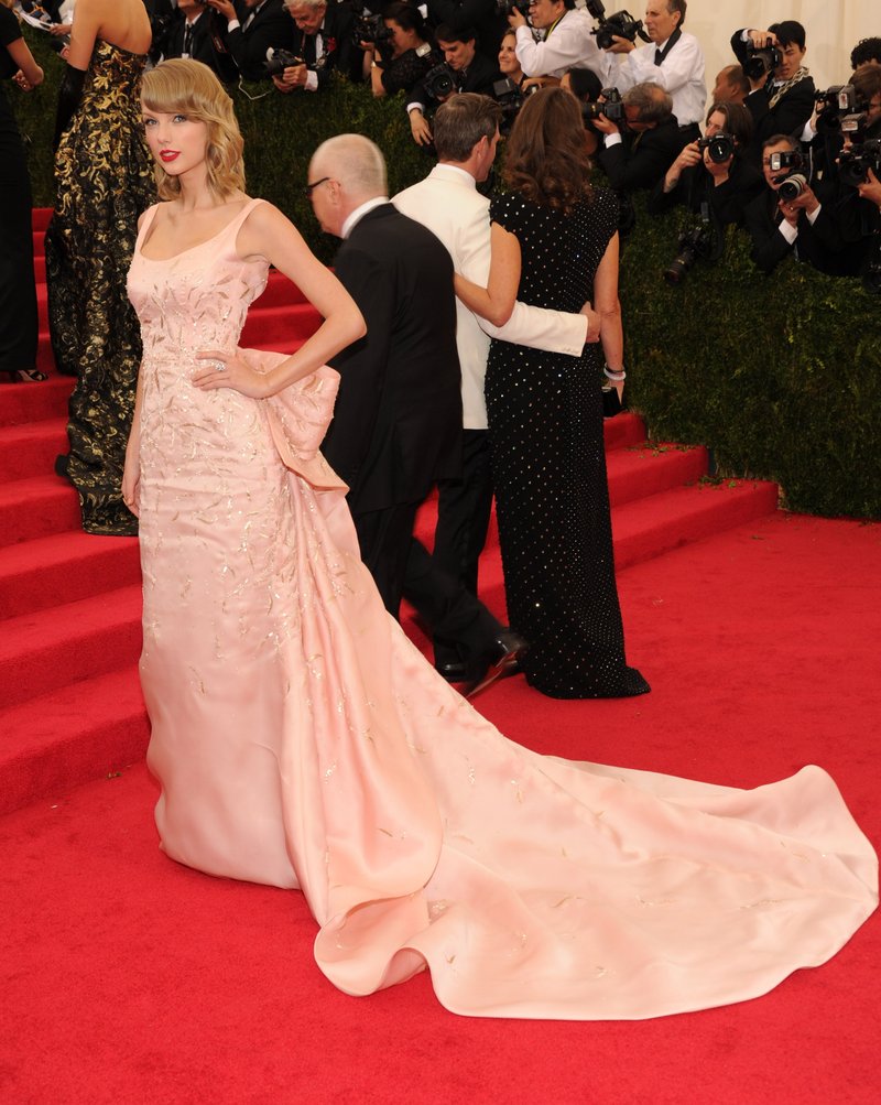 Taylor Swift at "Charles James: Beyond Fashion" Costume Institute Gala — photo 223
