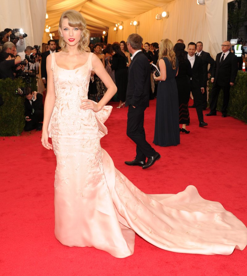 Taylor Swift at "Charles James: Beyond Fashion" Costume Institute Gala — photo 225