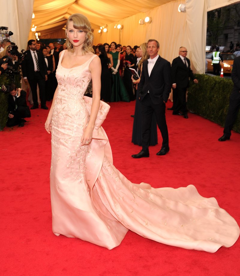 Taylor Swift at "Charles James: Beyond Fashion" Costume Institute Gala — photo 226