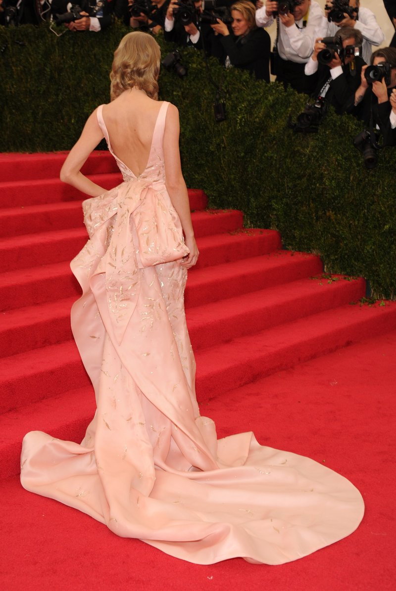 Taylor Swift at "Charles James: Beyond Fashion" Costume Institute Gala — photo 228