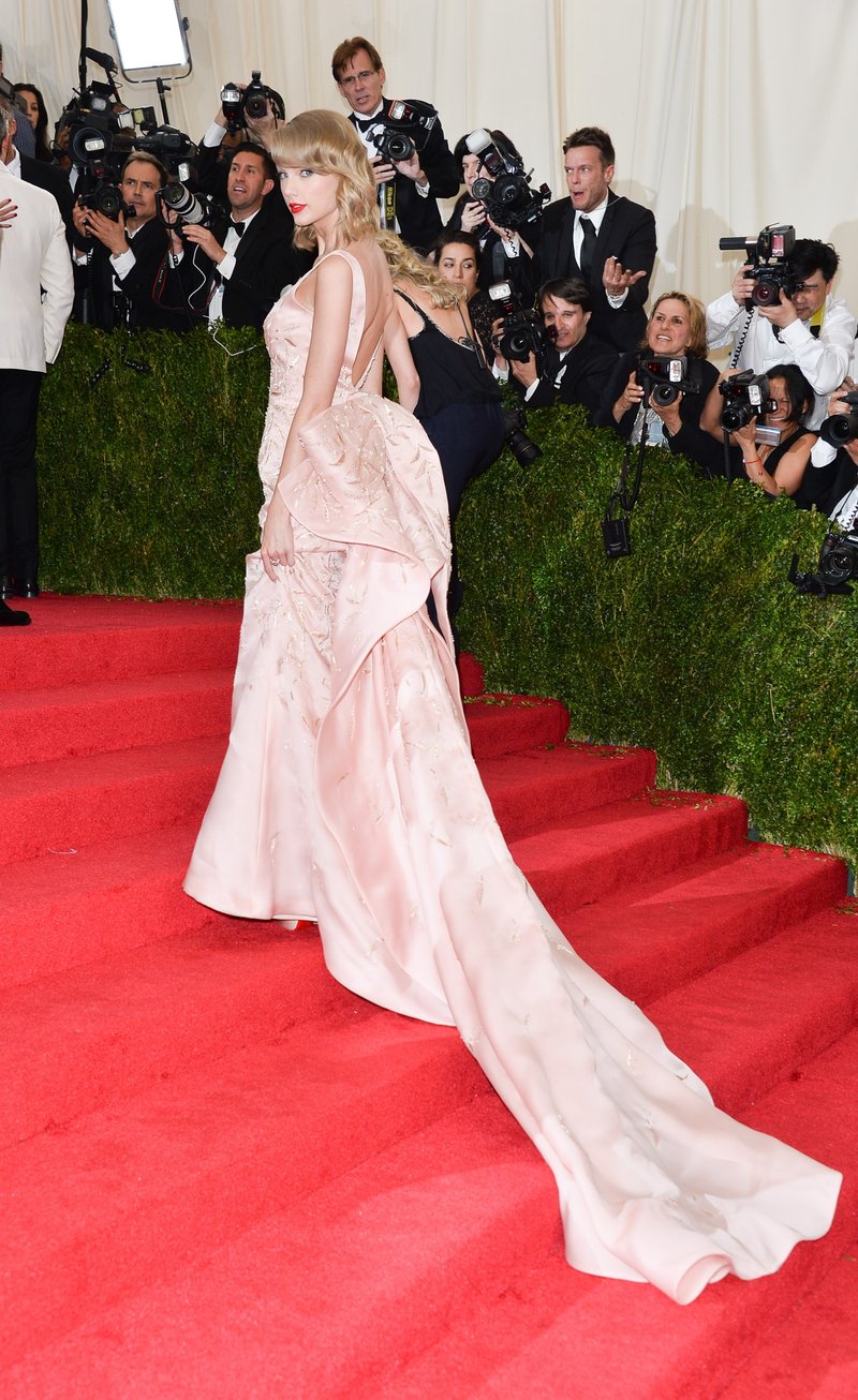Taylor Swift at "Charles James: Beyond Fashion" Costume Institute Gala — photo 241