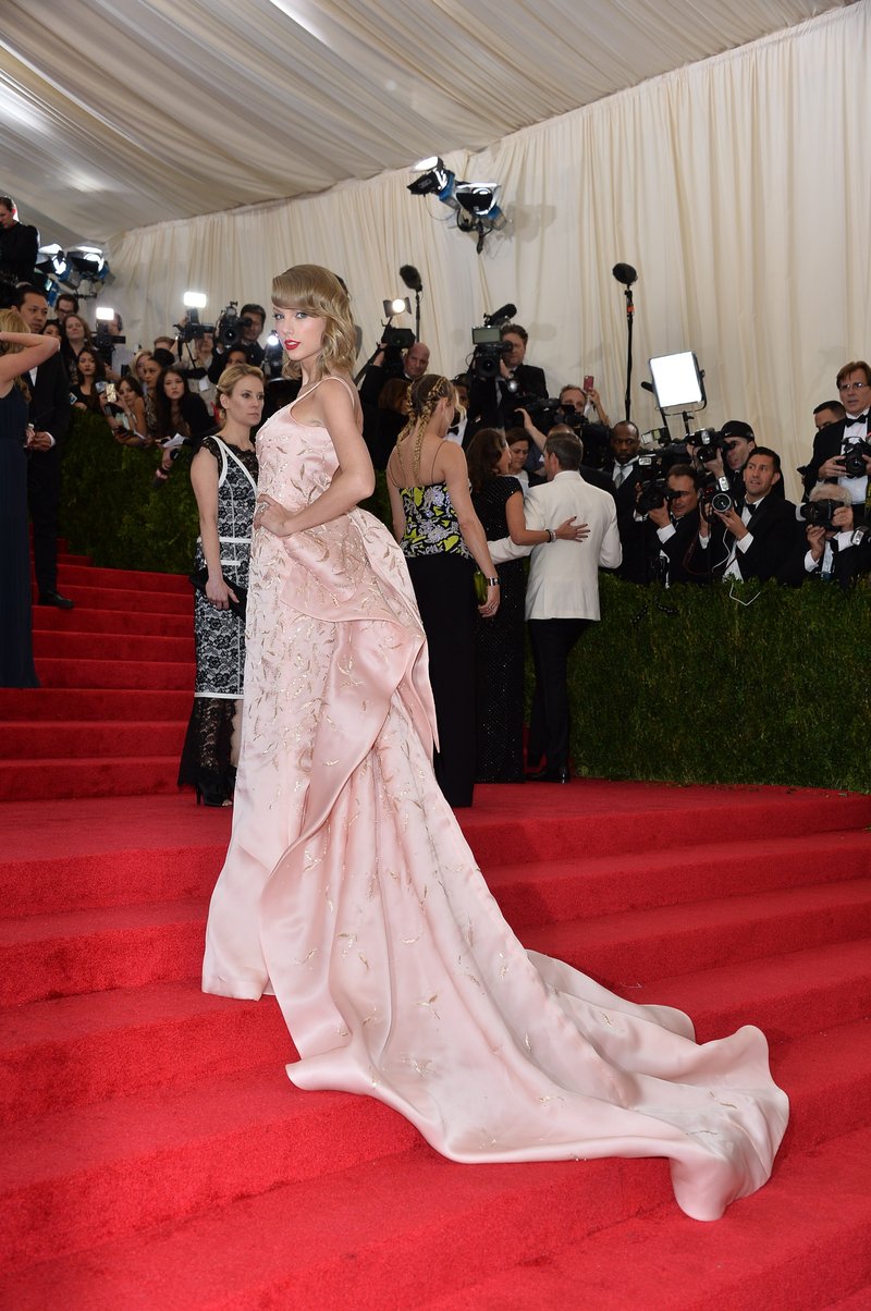 Taylor Swift at "Charles James: Beyond Fashion" Costume Institute Gala — photo 244