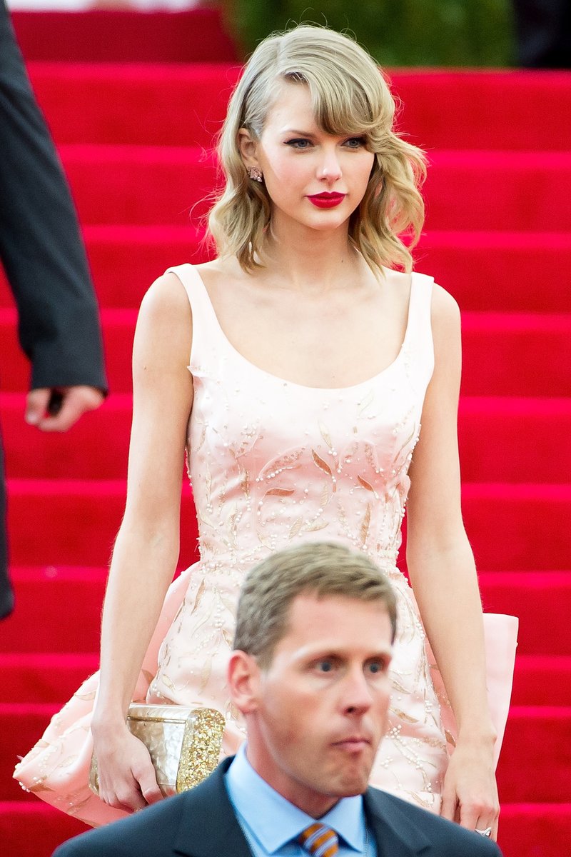 Taylor Swift at "Charles James: Beyond Fashion" Costume Institute Gala — photo 258
