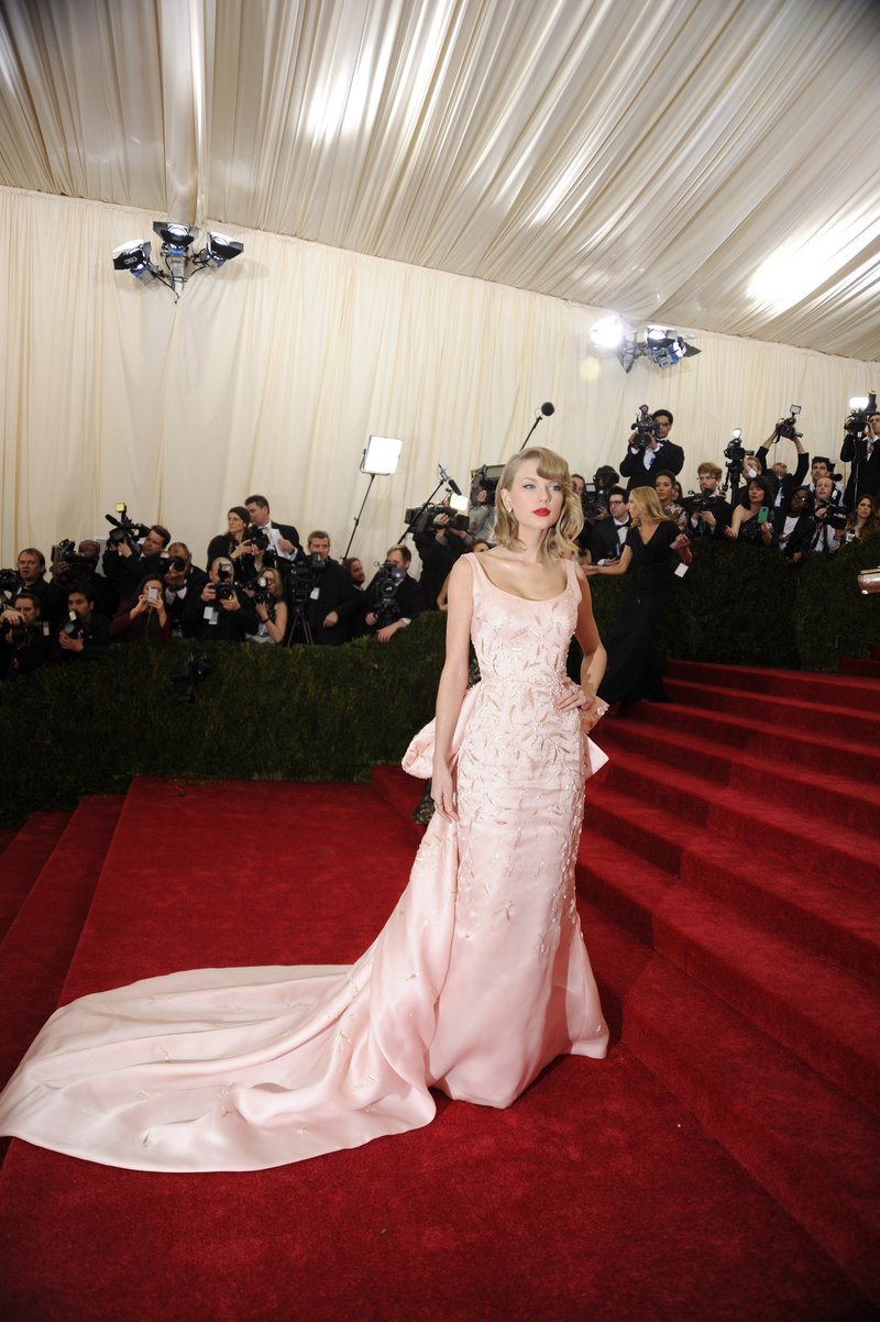 Taylor Swift at "Charles James: Beyond Fashion" Costume Institute Gala — photo 267