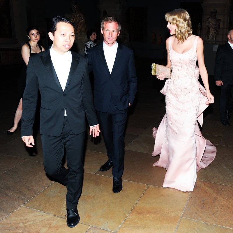 Taylor Swift at "Charles James: Beyond Fashion" Costume Institute Gala — photo 308