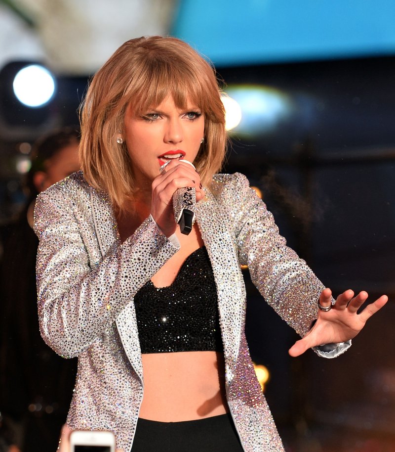 Taylor Swift at Dick Clark’s New Year’s Rockin’ Eve with Ryan Seacrest — photo 41