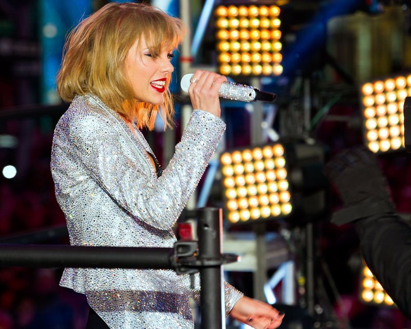 Taylor Swift at Dick Clark’s New Year’s Rockin’ Eve with Ryan Seacrest — photo 48