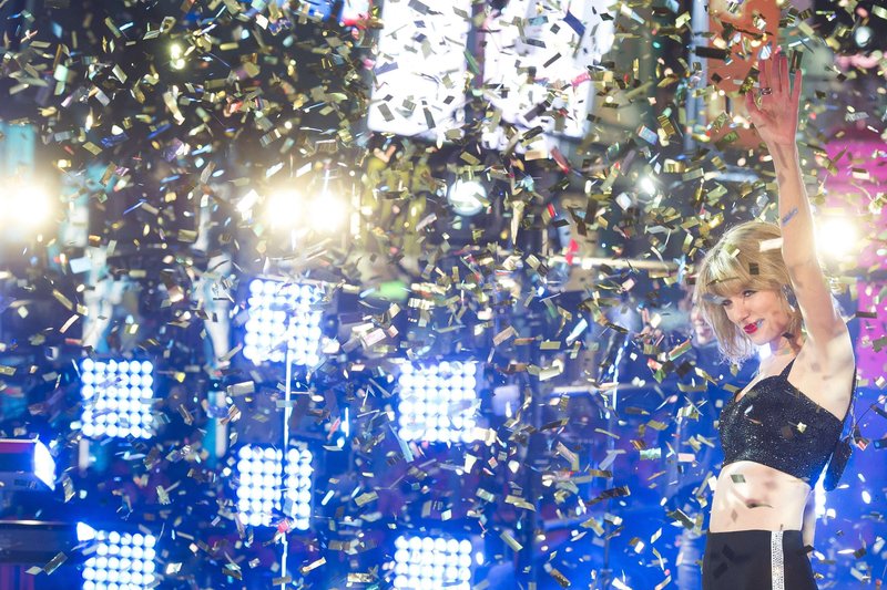 Taylor Swift at Dick Clark’s New Year’s Rockin’ Eve with Ryan Seacrest — photo 77