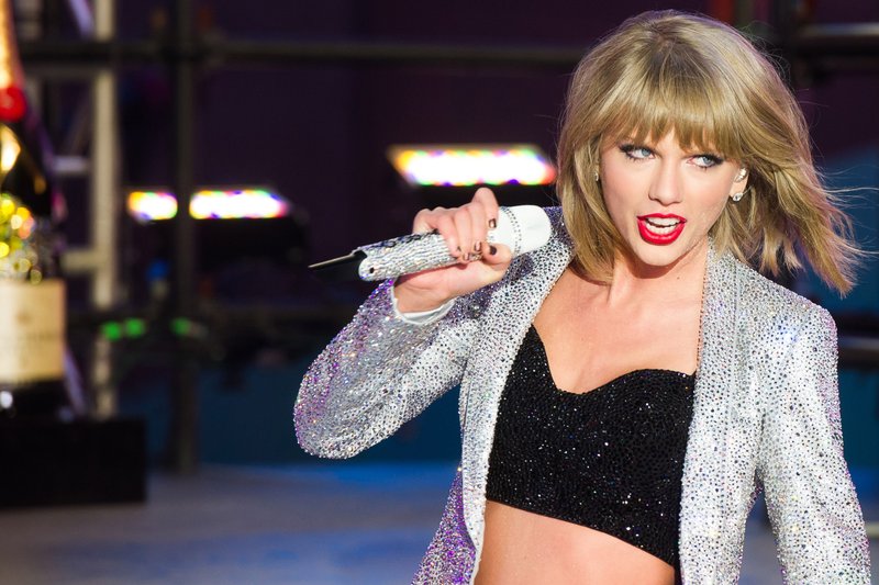 Taylor Swift at Dick Clark’s New Year’s Rockin’ Eve with Ryan Seacrest — photo 88