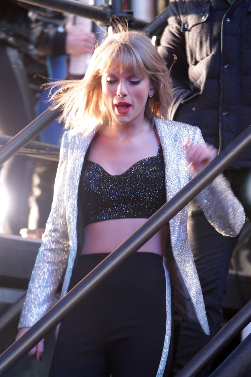 Taylor Swift at Dick Clark’s New Year’s Rockin’ Eve with Ryan Seacrest — photo 122