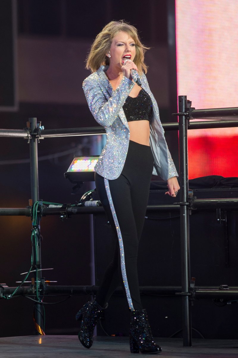 Taylor Swift at Dick Clark’s New Year’s Rockin’ Eve with Ryan Seacrest — photo 169