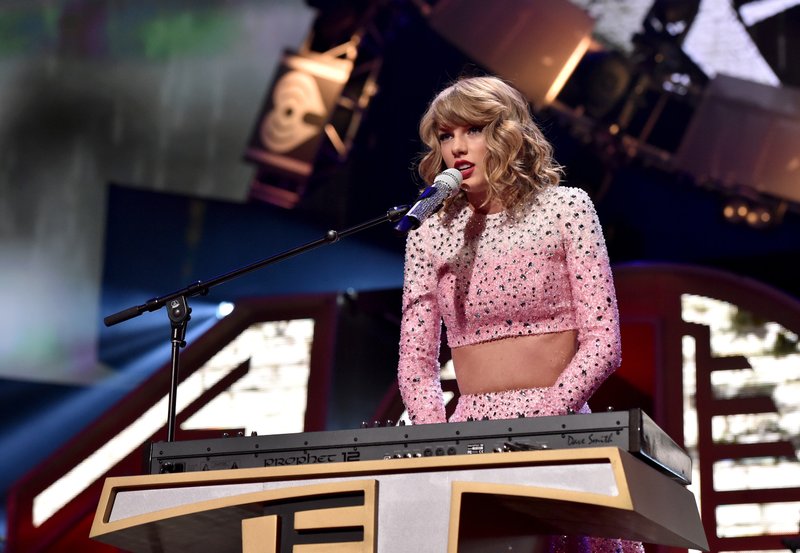 Taylor Swift at 2014 iHeartRadio Music Festival — photo 407