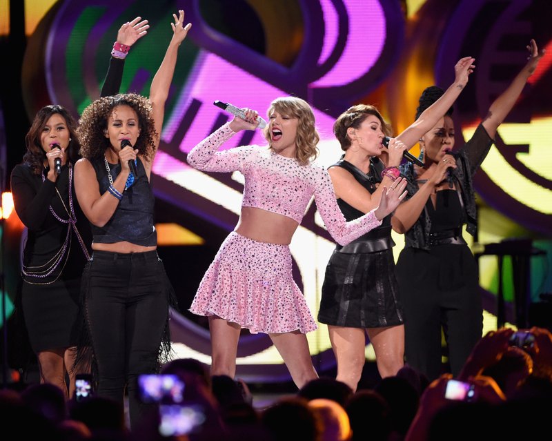 Taylor Swift at 2014 iHeartRadio Music Festival — photo 453