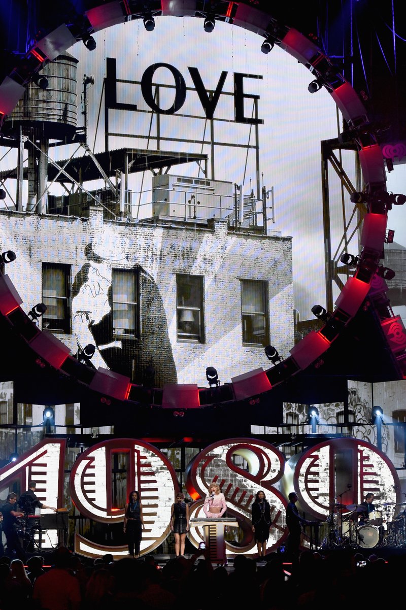 Taylor Swift at 2014 iHeartRadio Music Festival — photo 458