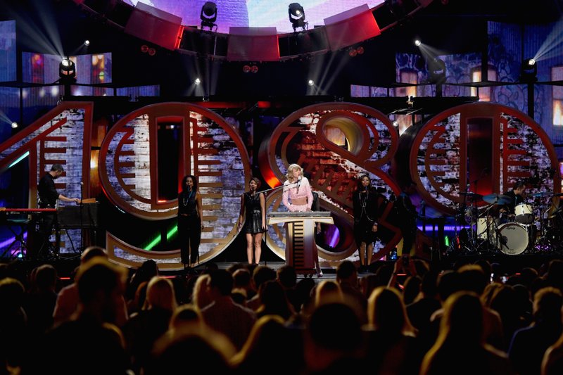 Taylor Swift at 2014 iHeartRadio Music Festival — photo 459