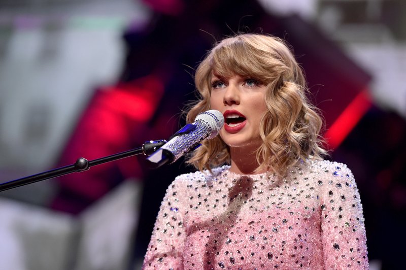 Taylor Swift at 2014 iHeartRadio Music Festival — photo 498