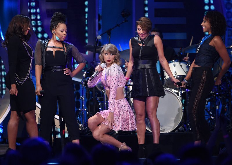 Taylor Swift at 2014 iHeartRadio Music Festival — photo 552