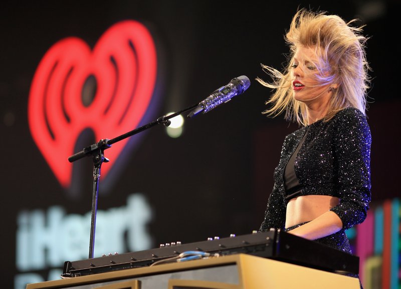 Taylor Swift at KIIS FM's Jingle Ball 2014 — photo 101