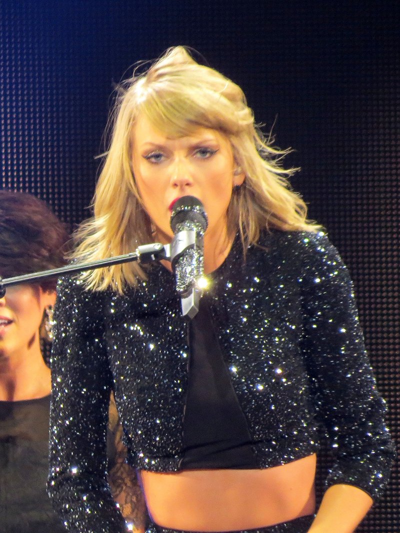 Taylor Swift at KIIS FM's Jingle Ball 2014 — photo 185